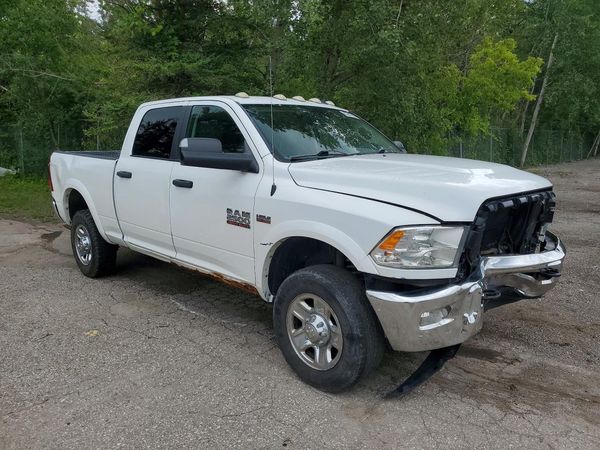 2016 RAM 2500 SLT CREW CAB 4X4