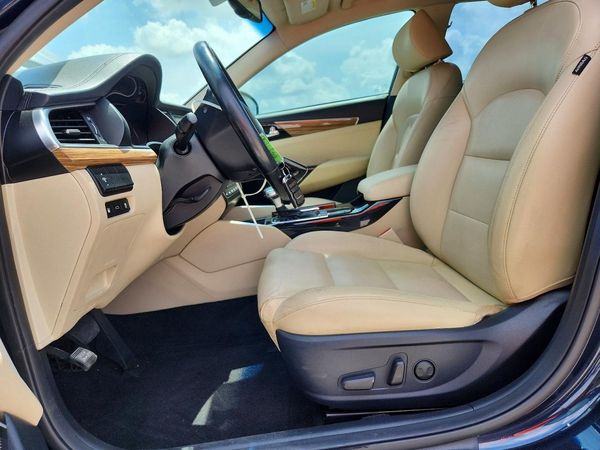 2017 KIA CADENZA