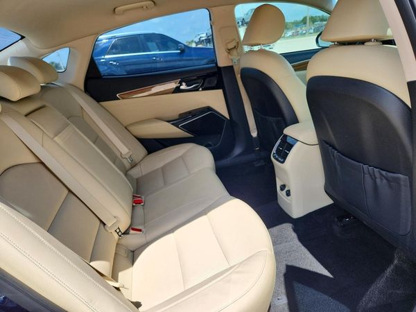 2017 KIA CADENZA