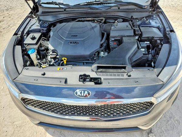 2017 KIA CADENZA