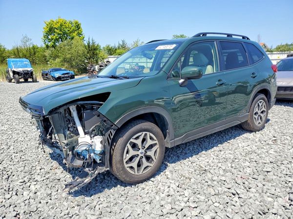 2024 SUBARU FORESTER Premium