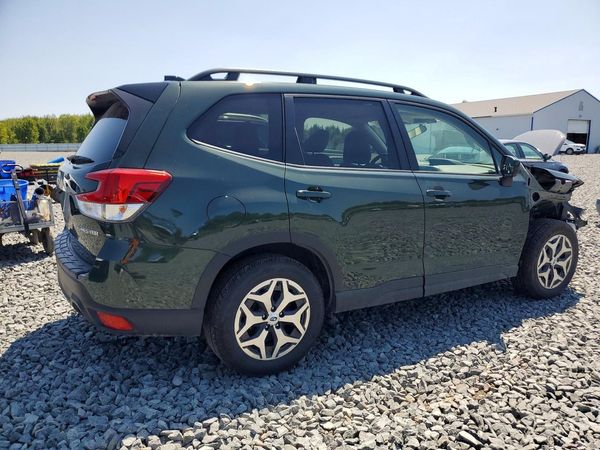 2024 SUBARU FORESTER Premium