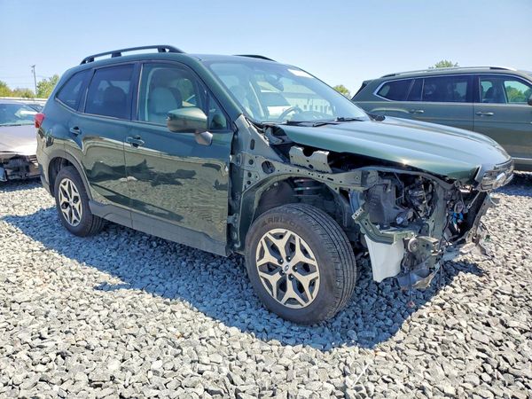 2024 SUBARU FORESTER Premium