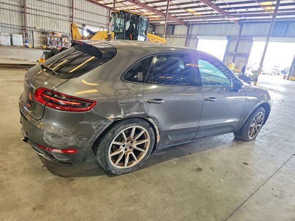 2018 PORSCHE MACAN