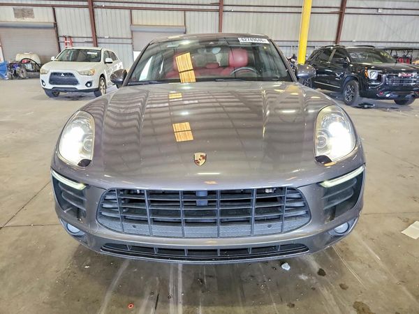 2018 PORSCHE MACAN