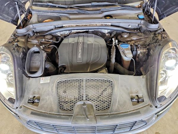 2018 PORSCHE MACAN