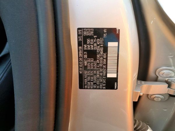 2019 VOLVO XC60 Inscription — VINS