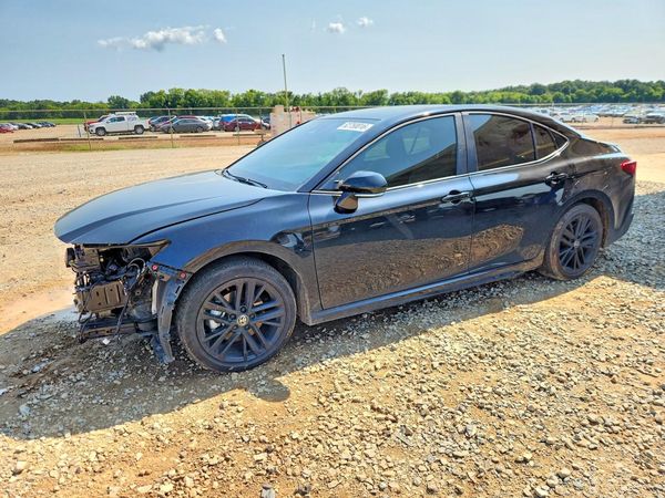 2025 TOYOTA CAMRY