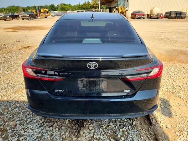 2025 TOYOTA CAMRY