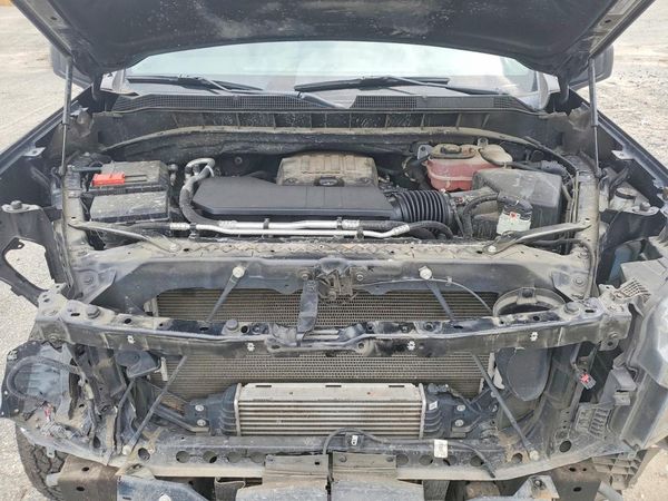 2022 CHEVROLET SILVERADO Custom — Engine bay
