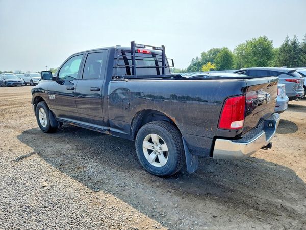 2015 RAM 1500 ST QUAD CAB 4X4