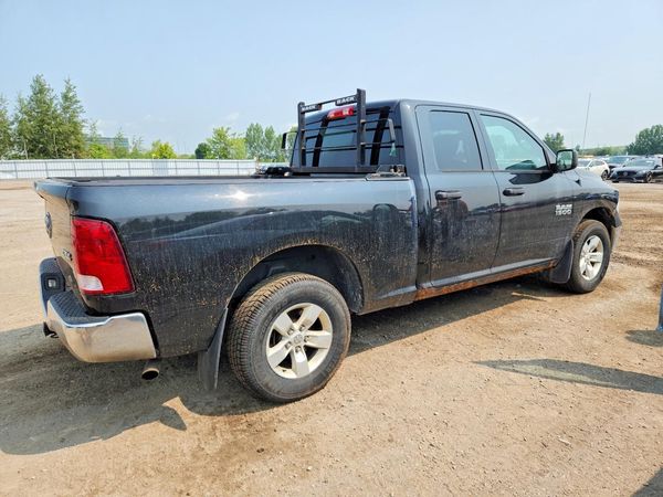 2015 RAM 1500 ST QUAD CAB 4X4