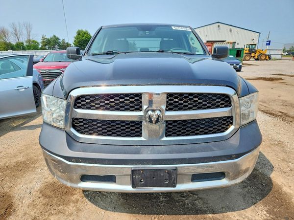 2015 RAM 1500 ST QUAD CAB 4X4