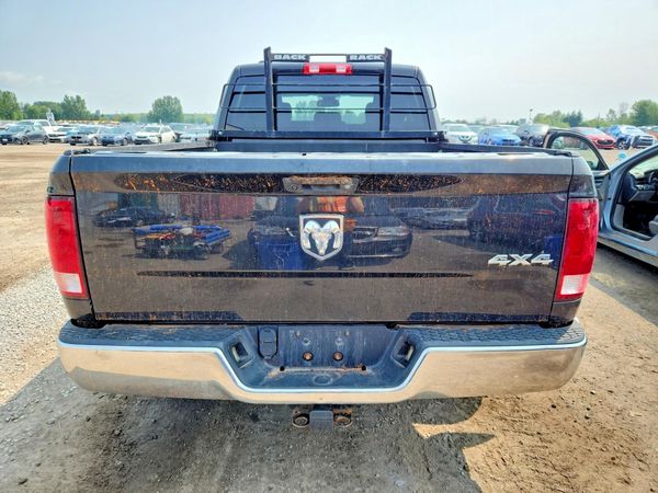 2015 RAM 1500 ST QUAD CAB 4X4