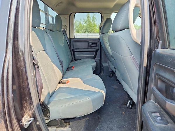 2015 RAM 1500 ST QUAD CAB 4X4