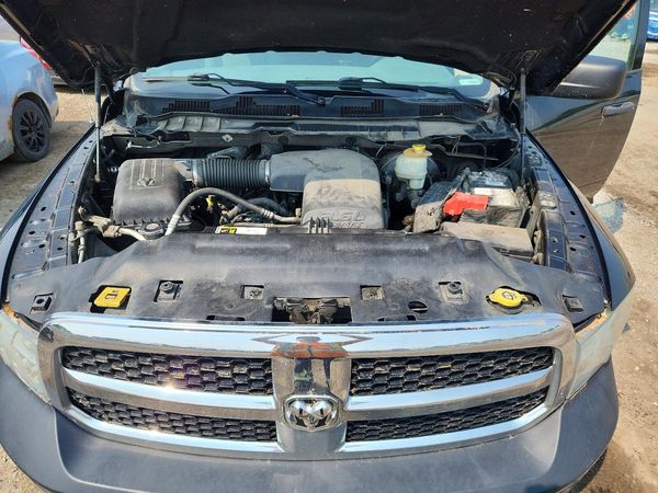 2015 RAM 1500 ST QUAD CAB 4X4