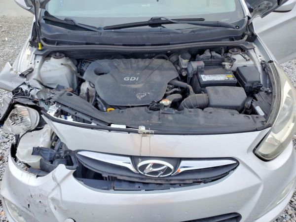 2013 HYUNDAI ACCENT GLS Premium/ SE