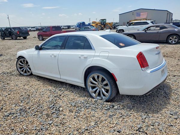 2017 CHRYSLER 300 Limited