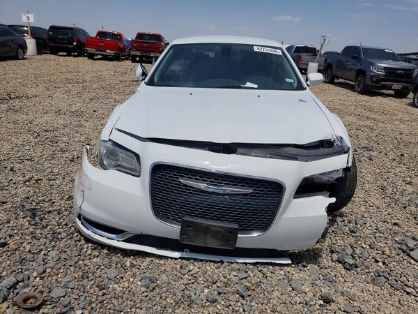 2017 CHRYSLER 300 Limited