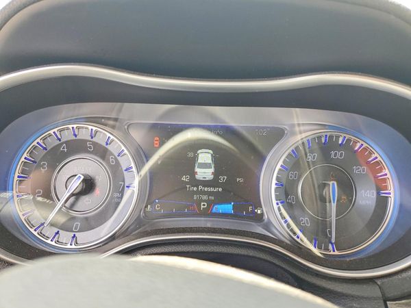 2017 CHRYSLER 300 Limited