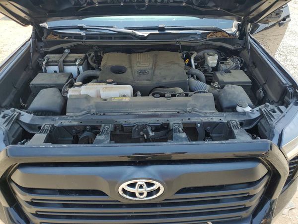 2023 TOYOTA TUNDRA SR