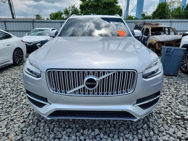 2019 VOLVO XC90