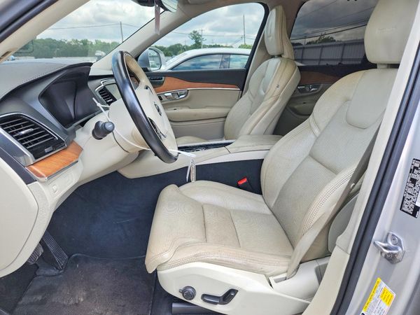 2019 VOLVO XC90