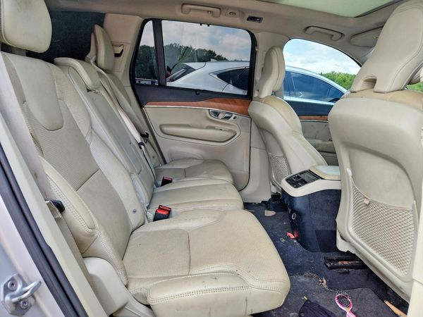 2019 VOLVO XC90