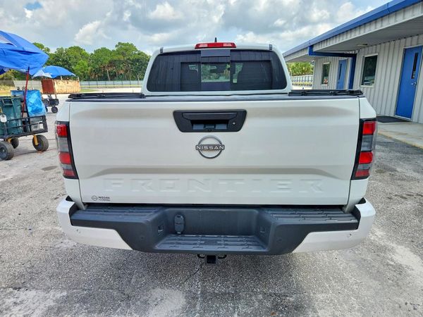 2025 NISSAN FRONTIER