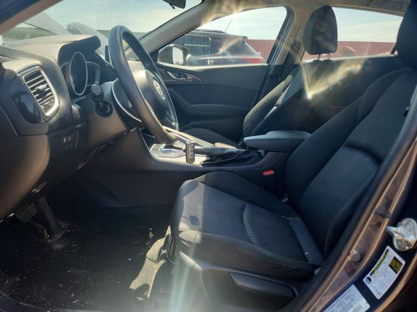 2016 MAZDA 3 SV/Base
