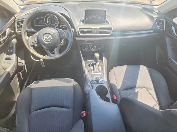 2016 MAZDA 3 SV/Base