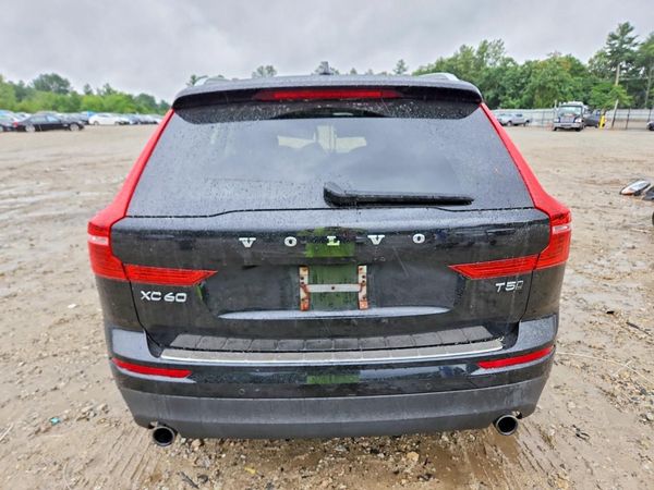 2019 VOLVO XC60 Momentum