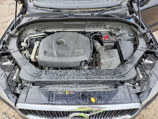 2019 VOLVO XC60 Momentum
