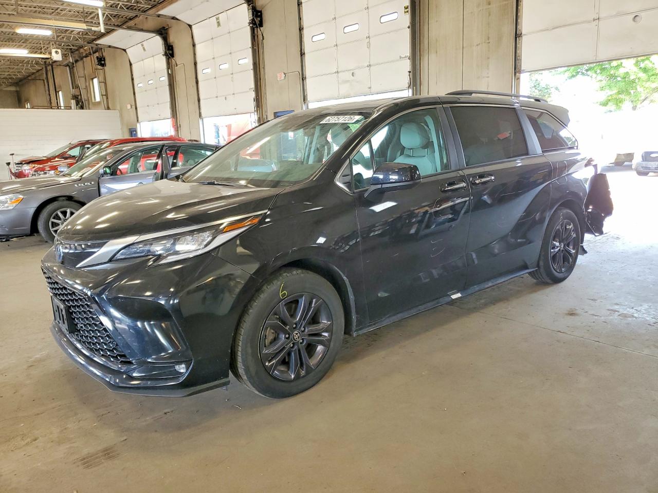 2024 TOYOTA SIENNA XSE