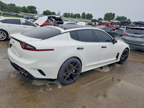 2019 KIA STINGER
