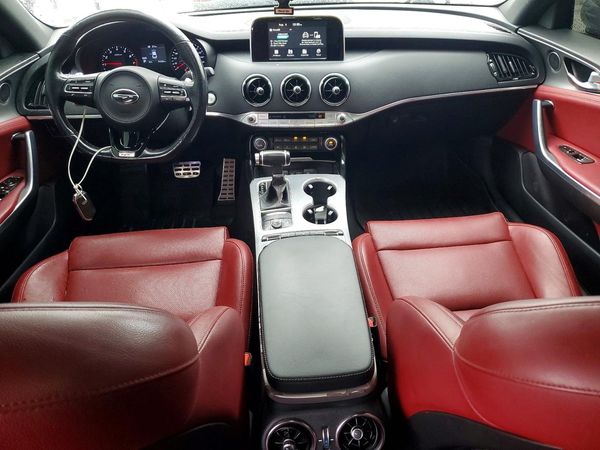 2019 KIA STINGER