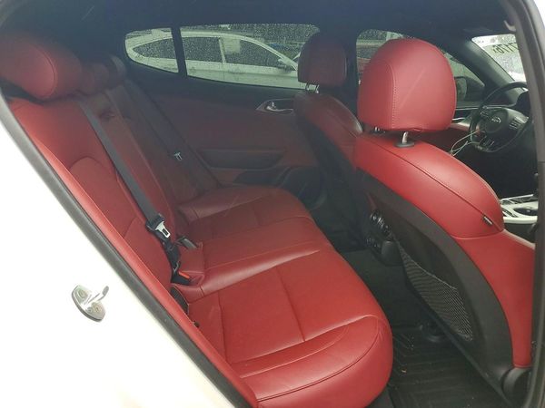 2019 KIA STINGER