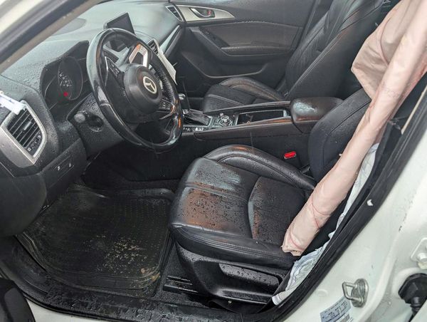 2018 MAZDA 3 Touring