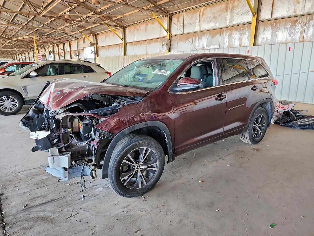 2017 TOYOTA HIGHLANDER LE/LE Plus