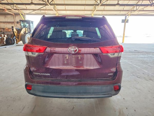 2017 TOYOTA HIGHLANDER LE/LE Plus