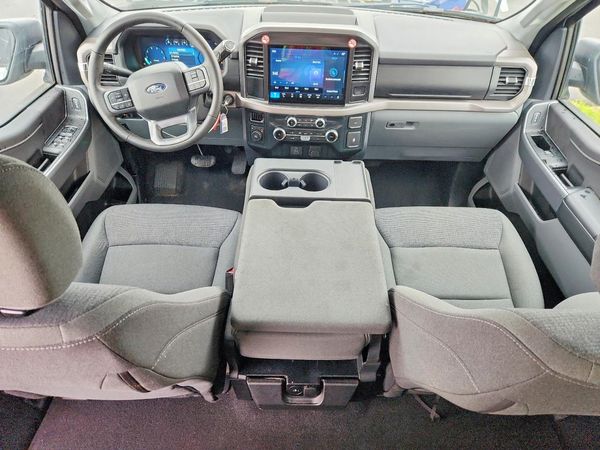 2025 FORD F150 XLT