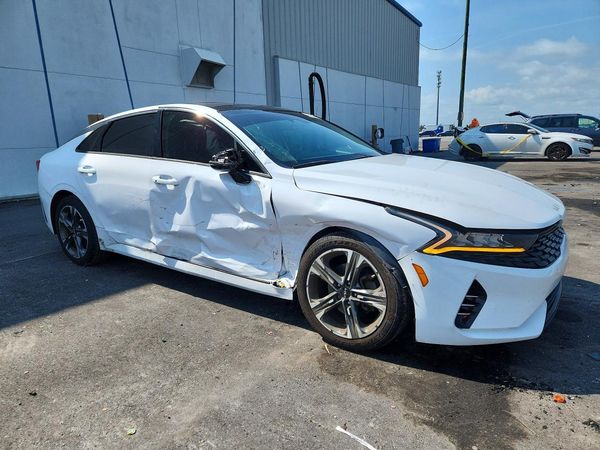 2022 KIA K5 EX