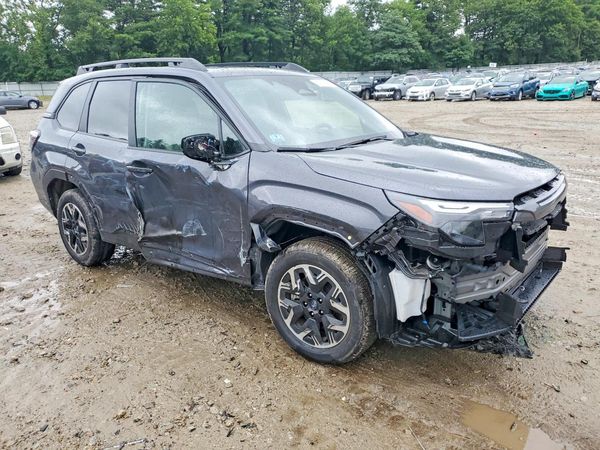 2025 SUBARU FORESTER Premium