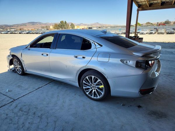 2019 LEXUS ES 300h