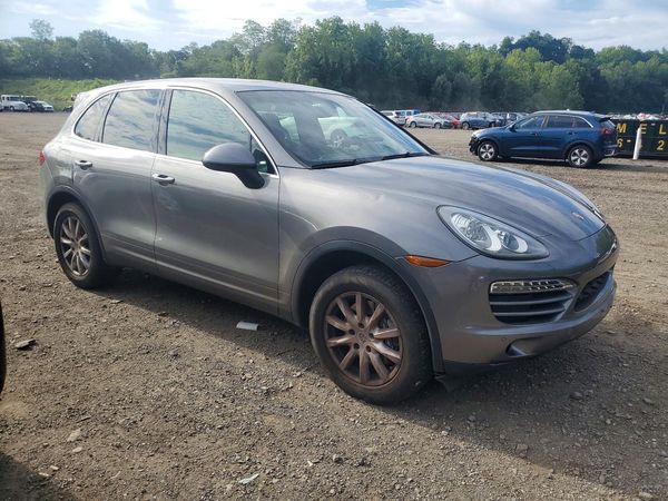 2014 PORSCHE CAYENNE