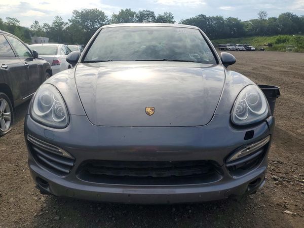 2014 PORSCHE CAYENNE