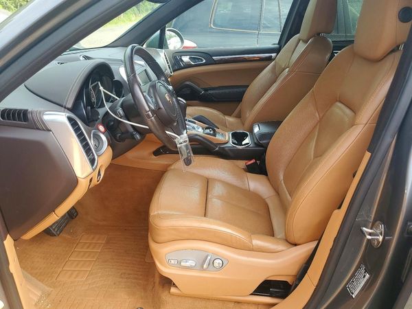 2014 PORSCHE CAYENNE