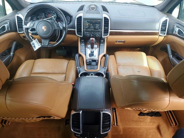 2014 PORSCHE CAYENNE