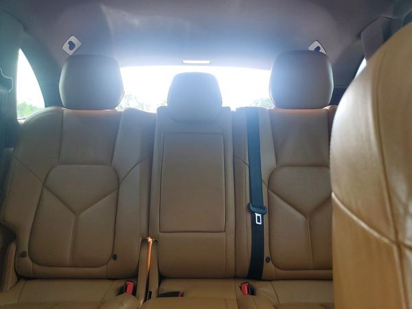 2014 PORSCHE CAYENNE