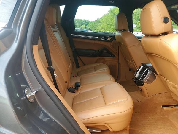 2014 PORSCHE CAYENNE